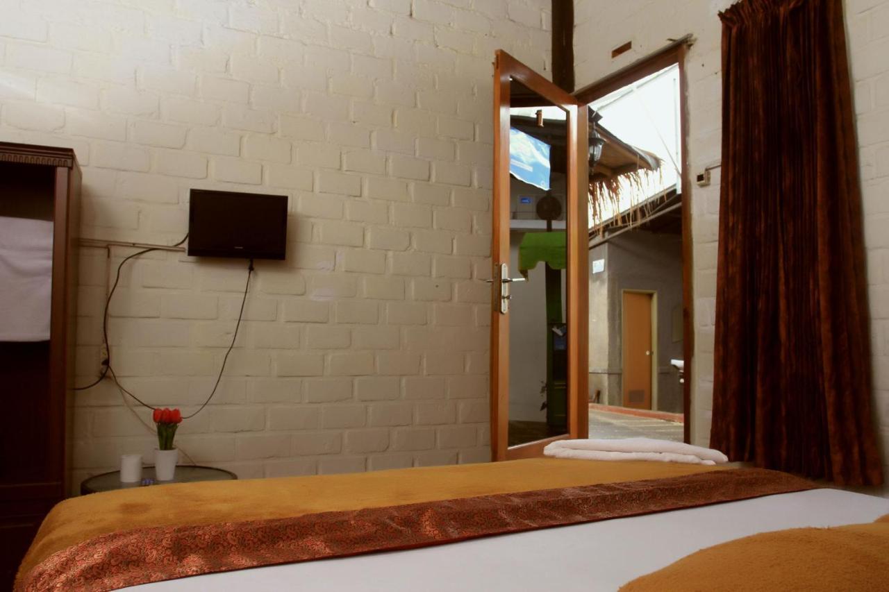 Bantal Guling Villa Lembang Exterior foto