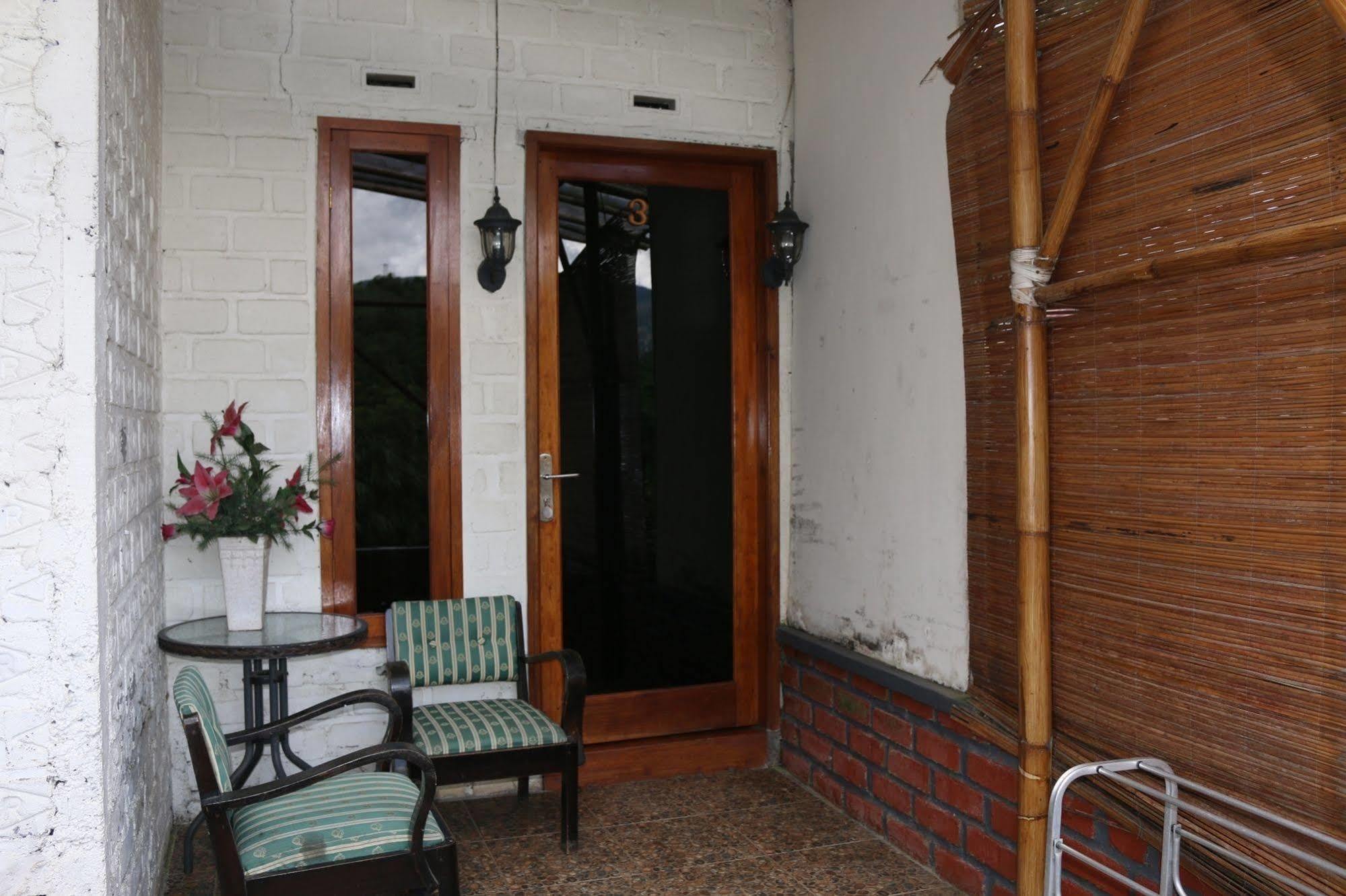 Bantal Guling Villa Lembang Exterior foto