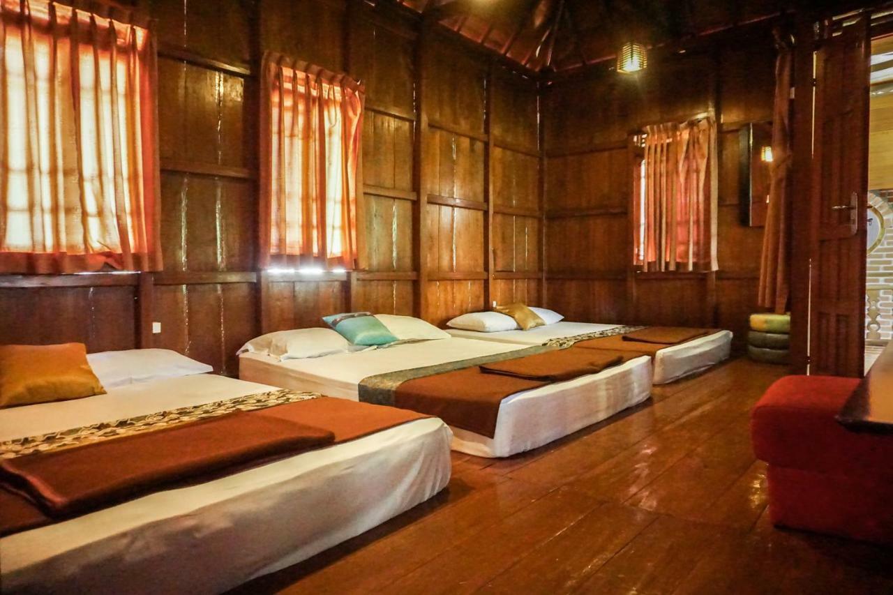 Bantal Guling Villa Lembang Exterior foto